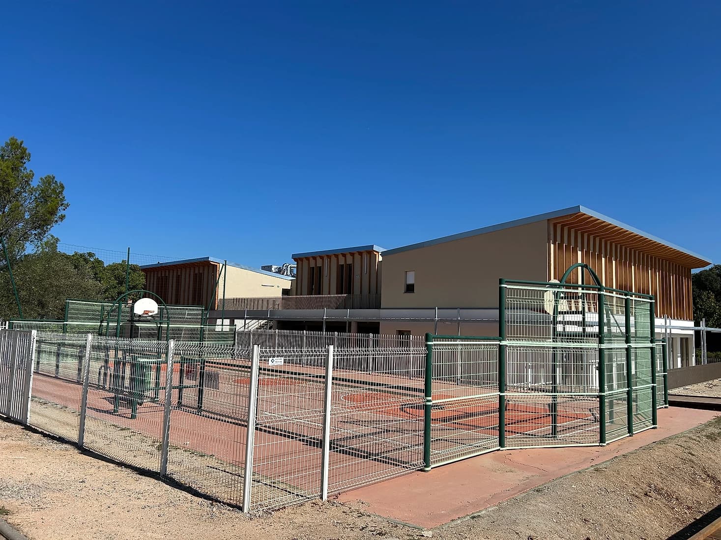 École Le Chat Perché : 6 classes maternelles